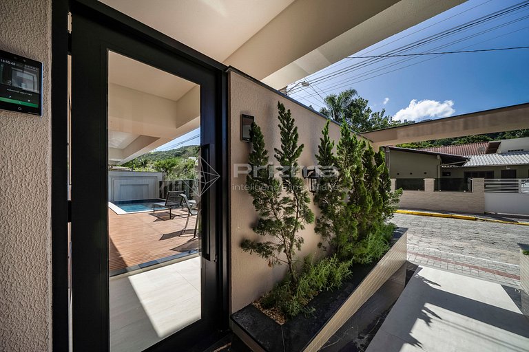 Lindo Apartamento- Condomínio com Piscina e Academia- Excele