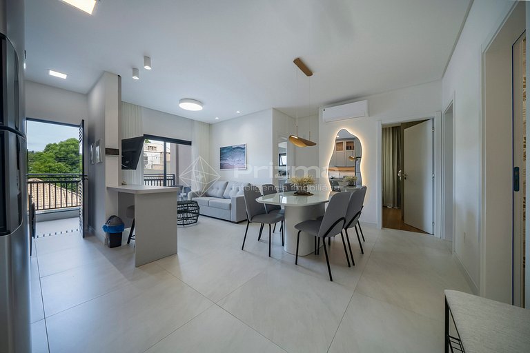 Lindo Apartamento Condomínio com Piscina