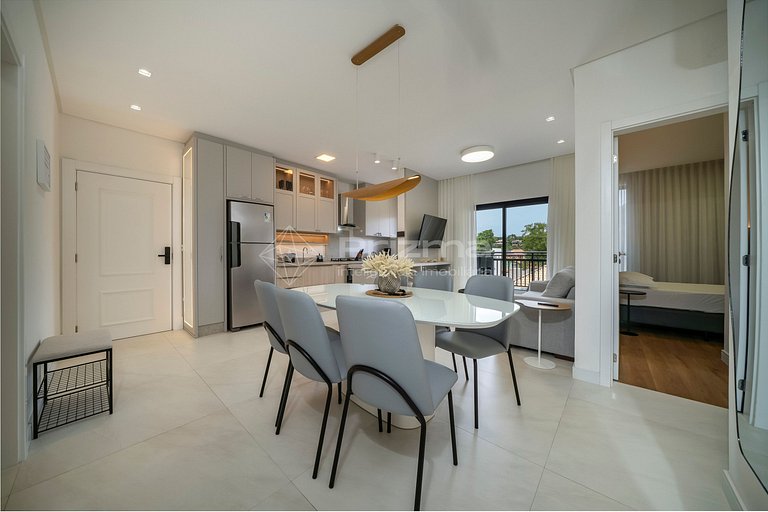 Lindo Apartamento Condomínio com Piscina