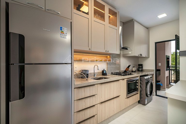 Lindo Apartamento Condomínio com Piscina