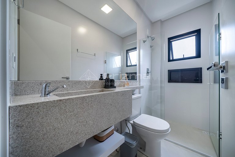 Lindo Apartamento Condomínio com Piscina