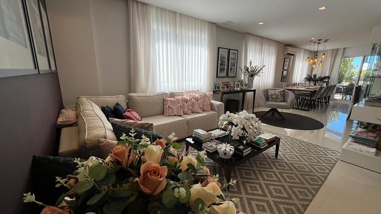 Apto c/ Piscina Privativa e Vista Mar- Condomínio de Alto Pa