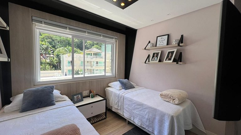 Apto c/ Piscina Privativa e Vista Mar- Condomínio de Alto Pa