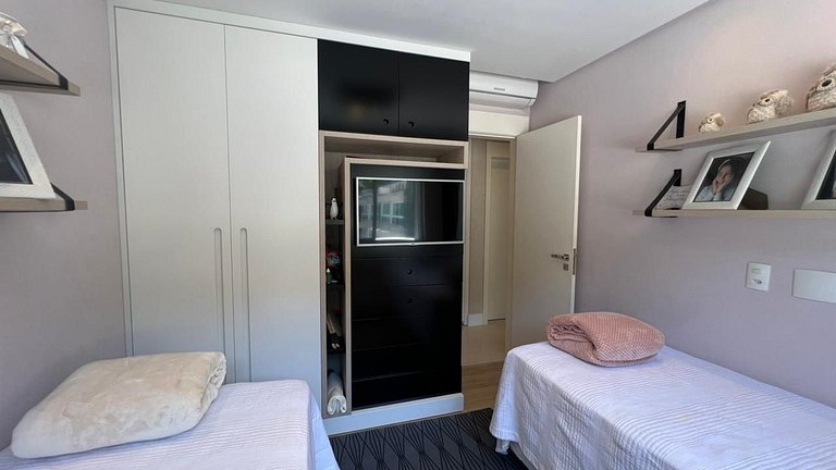 Apto c/ Piscina Privativa e Vista Mar- Condomínio de Alto Pa