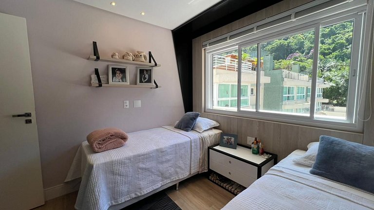 Apto c/ Piscina Privativa e Vista Mar- Condomínio de Alto Pa