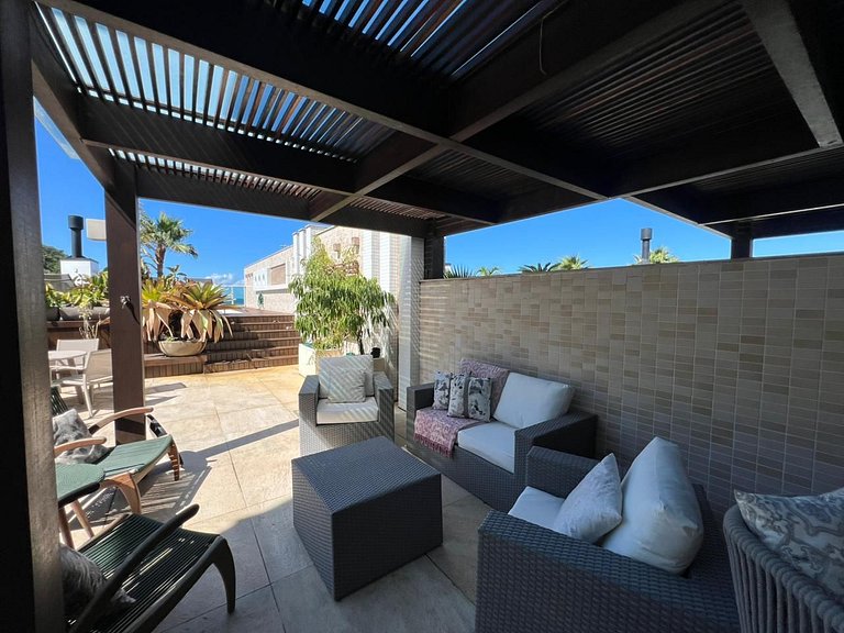 Apto c/ Piscina Privativa e Vista Mar- Condomínio de Alto Pa