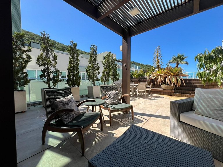 Apto c/ Piscina Privativa e Vista Mar- Condomínio de Alto Pa