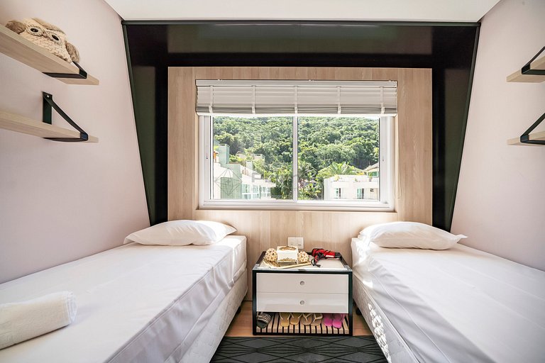 Apto c/ Piscina Privativa e Vista Mar- Condomínio de Alto Pa