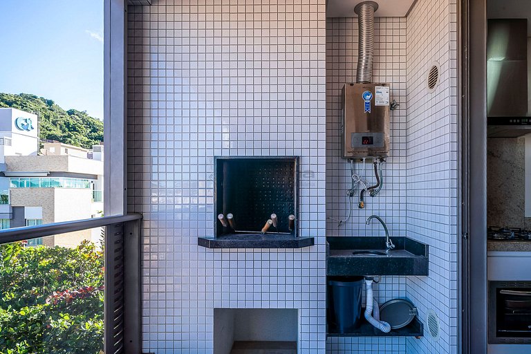 PM 305 · Lindo Apartamento na Praia de Bombinhas
