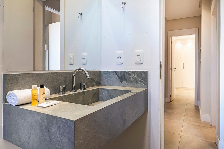 PM 305 · Lindo Apartamento na Praia de Bombinhas