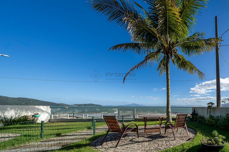 Casa Pé na Areia em Bombinhas-Vista Mar 8 Pessoas