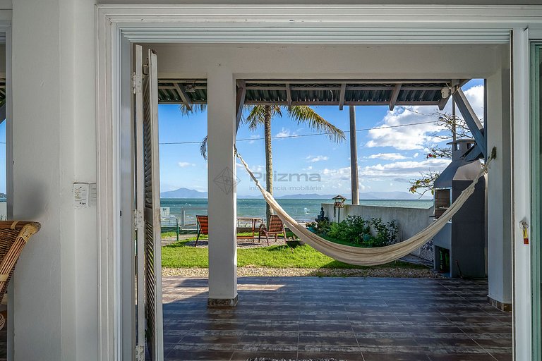 Casa Pé na Areia em Bombinhas-Vista Mar 8 Pessoas