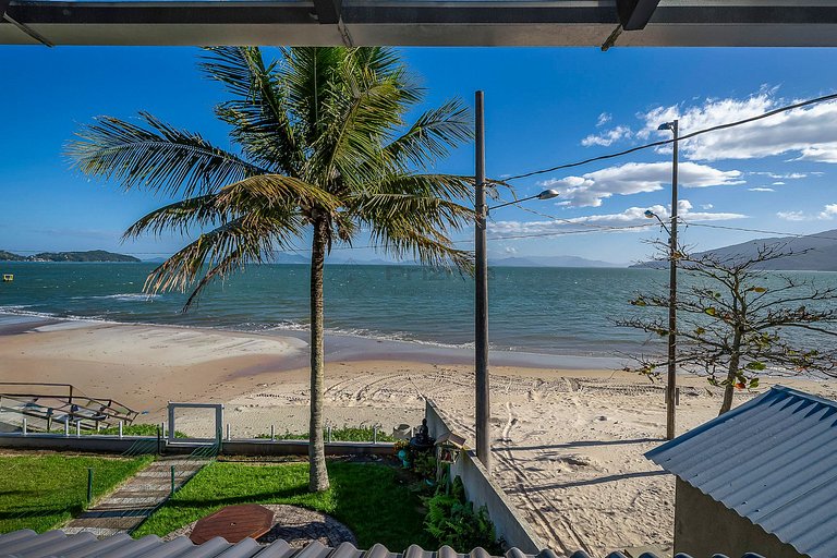 Casa Pé na Areia em Bombinhas-Vista Mar 8 Pessoas