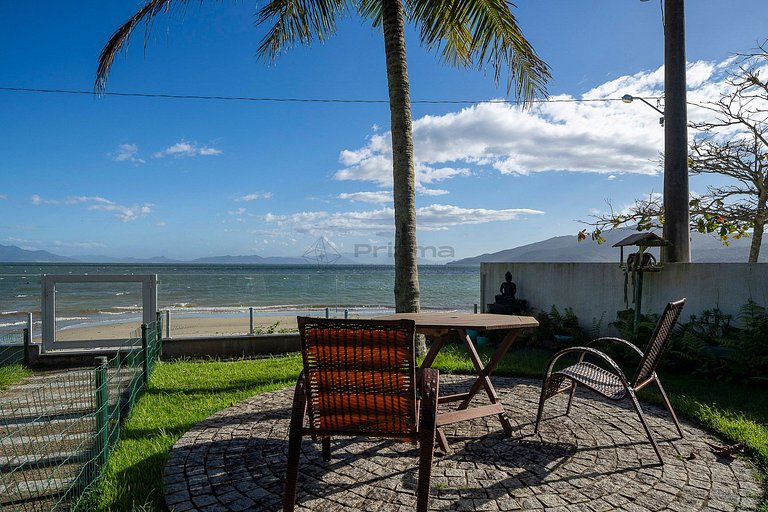 Casa Pé na Areia em Bombinhas-Vista Mar 8 Pessoas