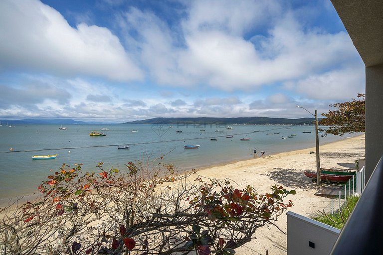 Casa Pé na Areia em Canto Grande | 4 Suítes