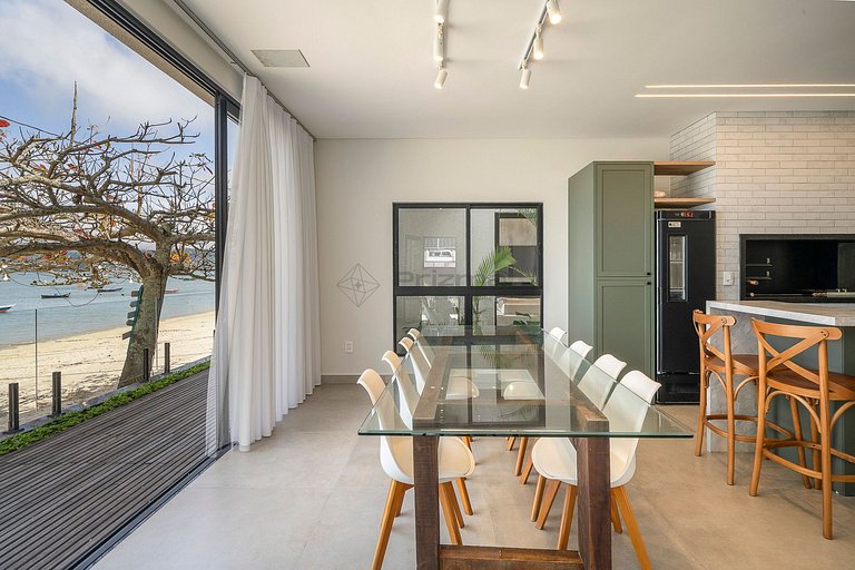Casa Pé na Areia em Canto Grande | 4 Suítes