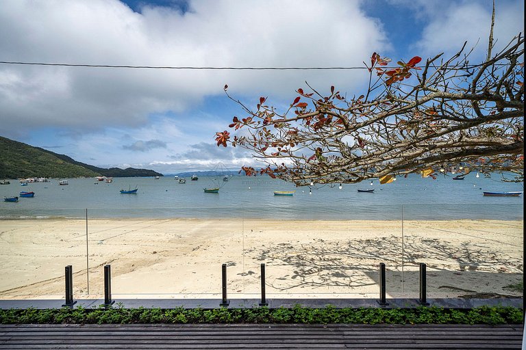 Casa Pé na Areia em Canto Grande | 4 Suítes