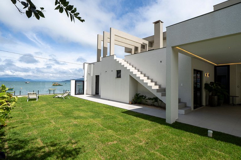 Casa Pé na Areia em Canto Grande | 4 Suítes