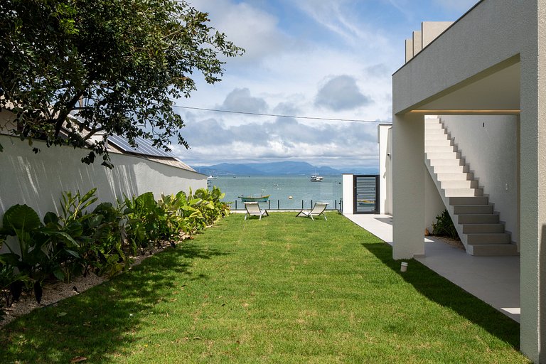 Casa Pé na Areia em Canto Grande | 4 Suítes