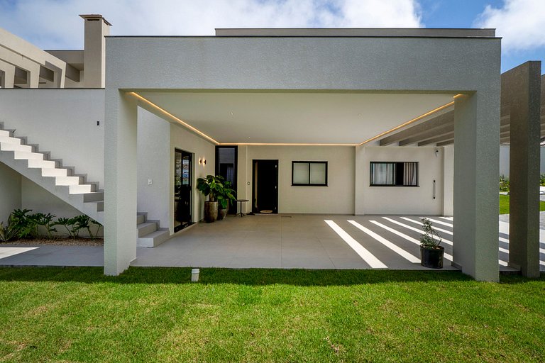 Casa Pé na Areia em Canto Grande | 4 Suítes