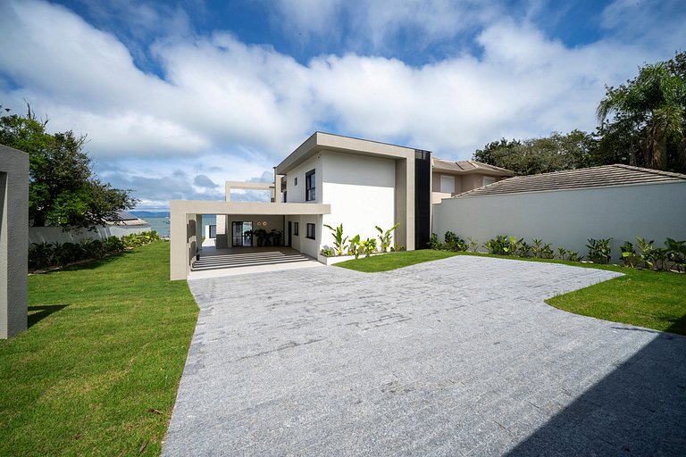 Casa Pé na Areia em Canto Grande | 4 Suítes