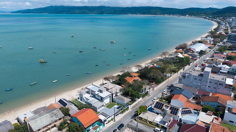 Casa Pé na Areia em Canto Grande | 4 Suítes