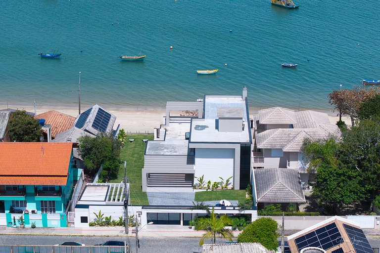 Casa Pé na Areia em Canto Grande | 4 Suítes